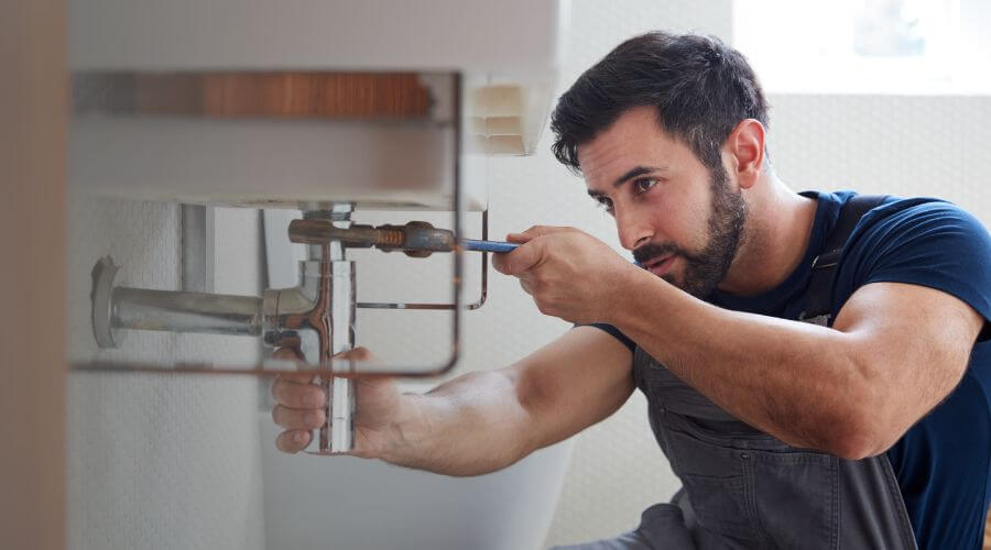 Expert burst pipe repair services in McCaysville, GA